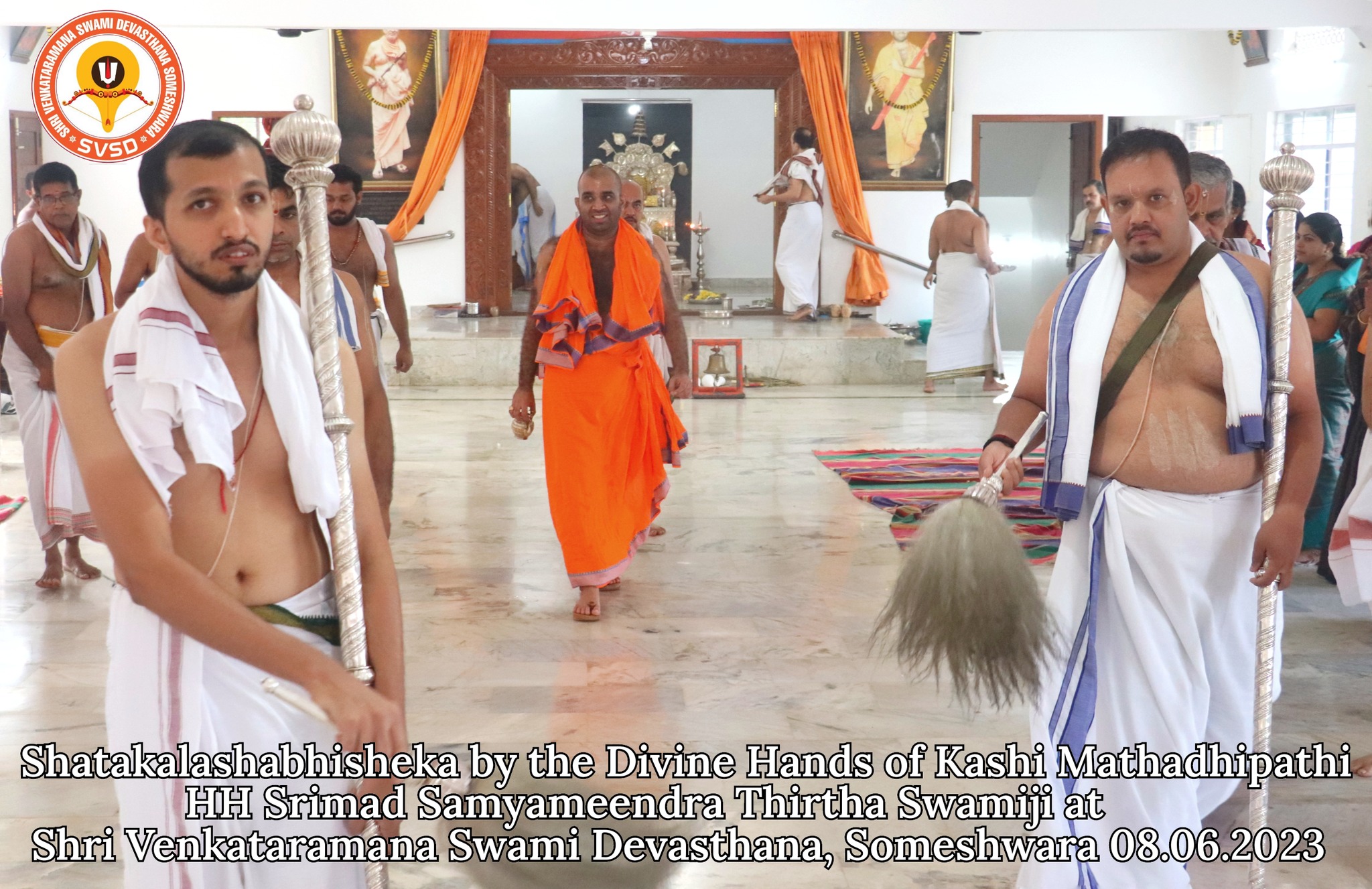 Kashi Math Swamiji at Shatakalashabhisheka